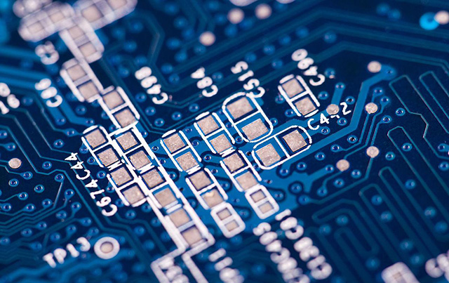 收購 Kinetic：USB 數(shù)據(jù)線保護、無線電源接收器、LCD 偏壓電源 IC